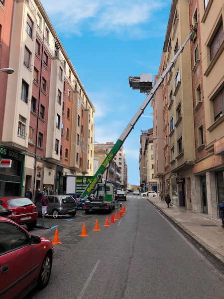 mudanzas-pamplona-grua-plataforma-mudanza-5